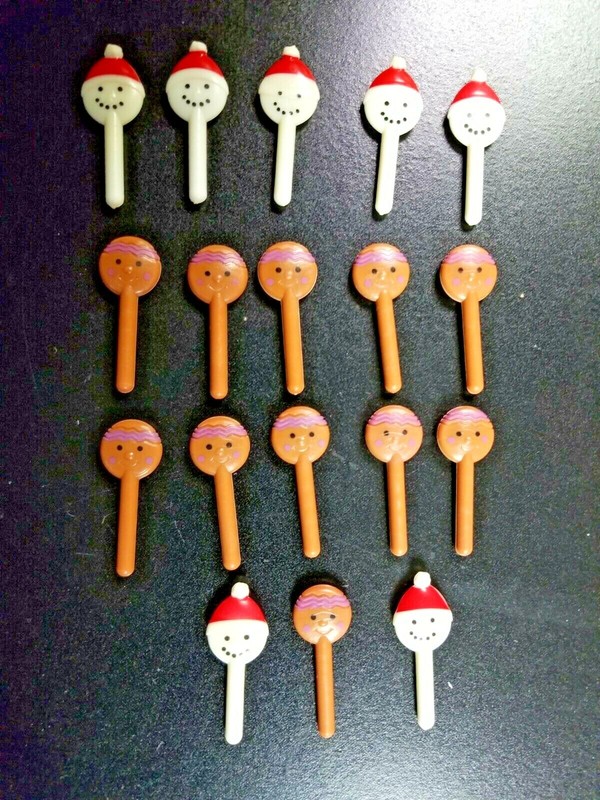 18 VINTAGE CHRISTMAS CAKE TOPPERS / PLASTIC DECORATIONS / Snowman, Gingerbread