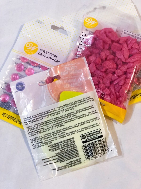 Wilton Cupcake Fondant Mold and Sprinkles Baking Tools Cookies Cakes Desserts gallery