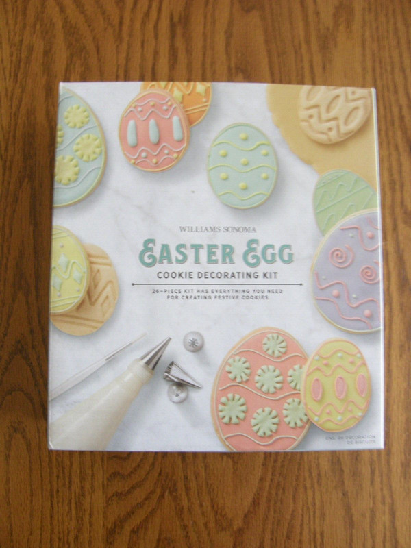 26 Piece Set:Williams Sonoma Easter Egg Cookie Cutter Decorating Kit,tips – New