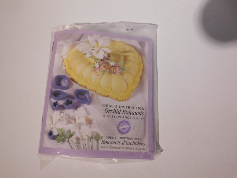 Wilton Gum Paste Cutters - lot of 2 sets Orchid Bouchet, Rose Bouquet gallery