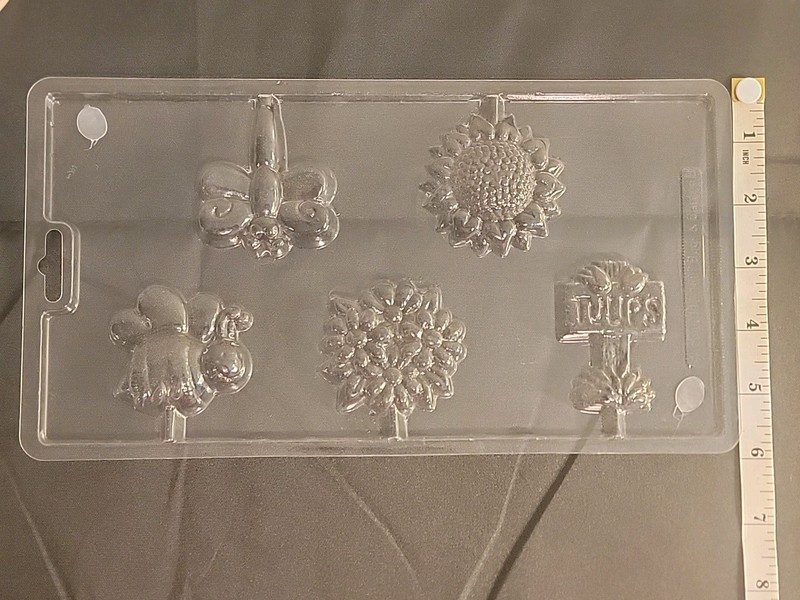 Wilton 2115-1607 Bugs Garden Bee Butterfly Flowers Lollipop Chocolate Mold