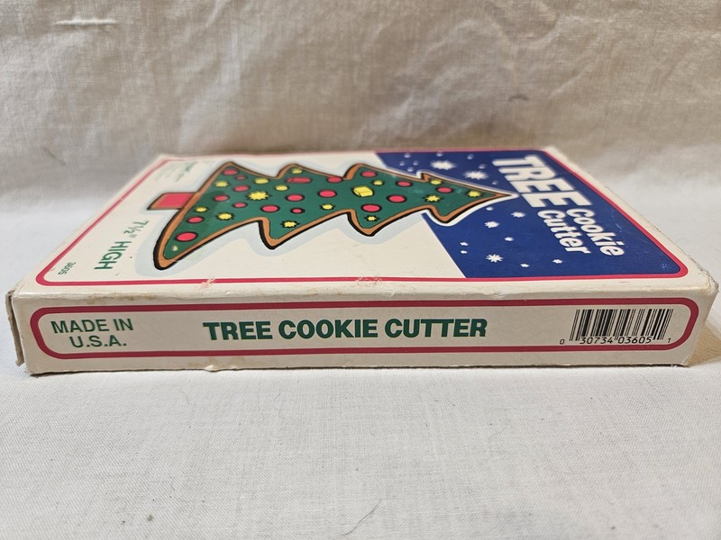 Vintage Christmas Tree Metal Cookie Cutter Fox Run Craftsman 1987 USA 7.5" Jumbo gallery
