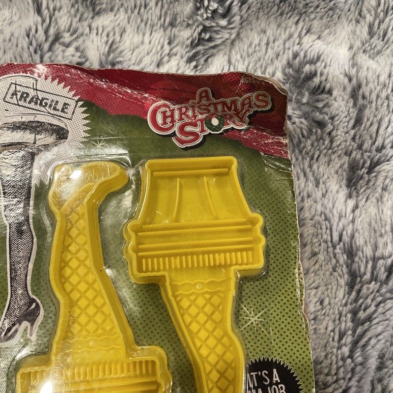 ICUP Inc. ~ A CHRISTMAS STORY LEG LAMP COOKIE CUTTER (2pc) Unopened - Plastic gallery
