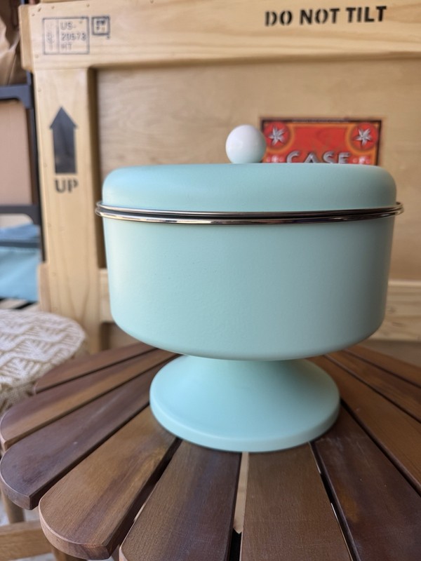 Pastry Container