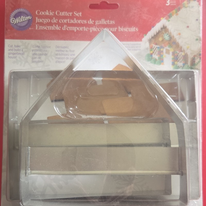 Wilton Metal Cookie Cutter Set House Shape Christmas Theme 3 Piece Easy to Clean