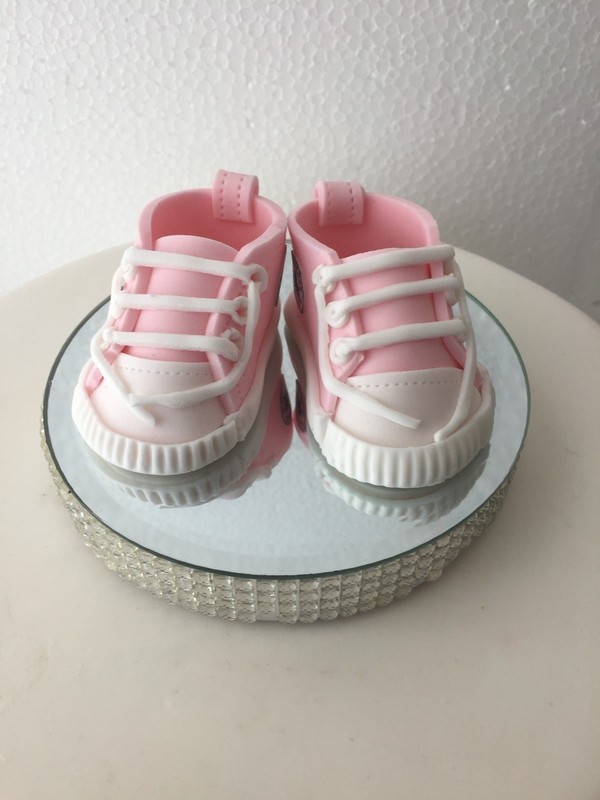 EDIBLE BABY PINK BABY BOOTIES SHOES CAKE TOPPER DECORATION BIRTHDAYS gallery