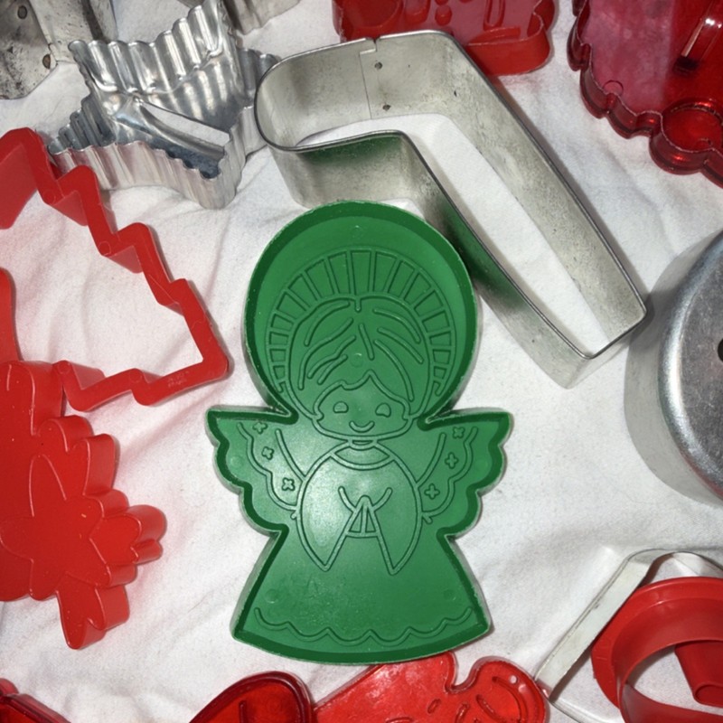 Assorted cookie cutters well over 100 of them. Assorted holidays gallery