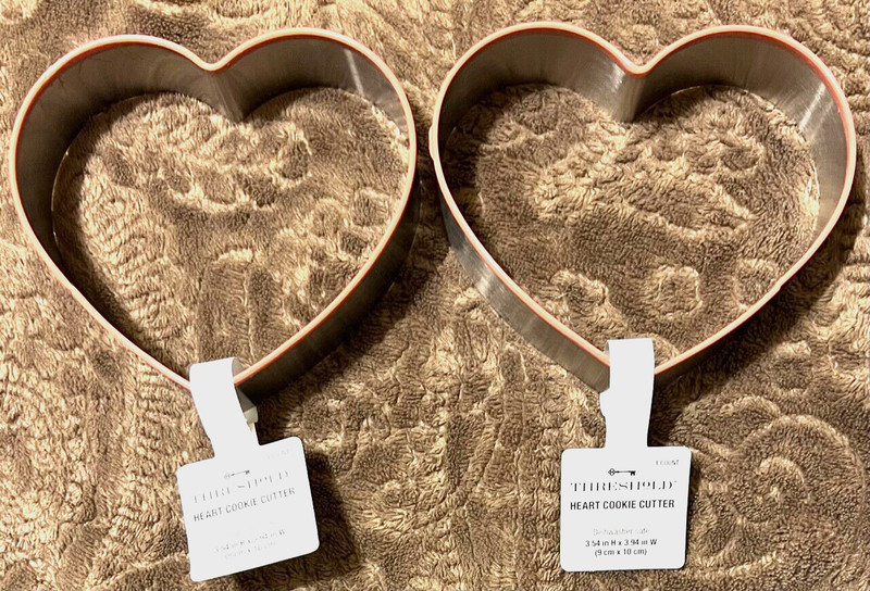 2 Pack Threshold Metal Cookie Cutter – Heart Shape – 3.54 in H x 3.94 in W