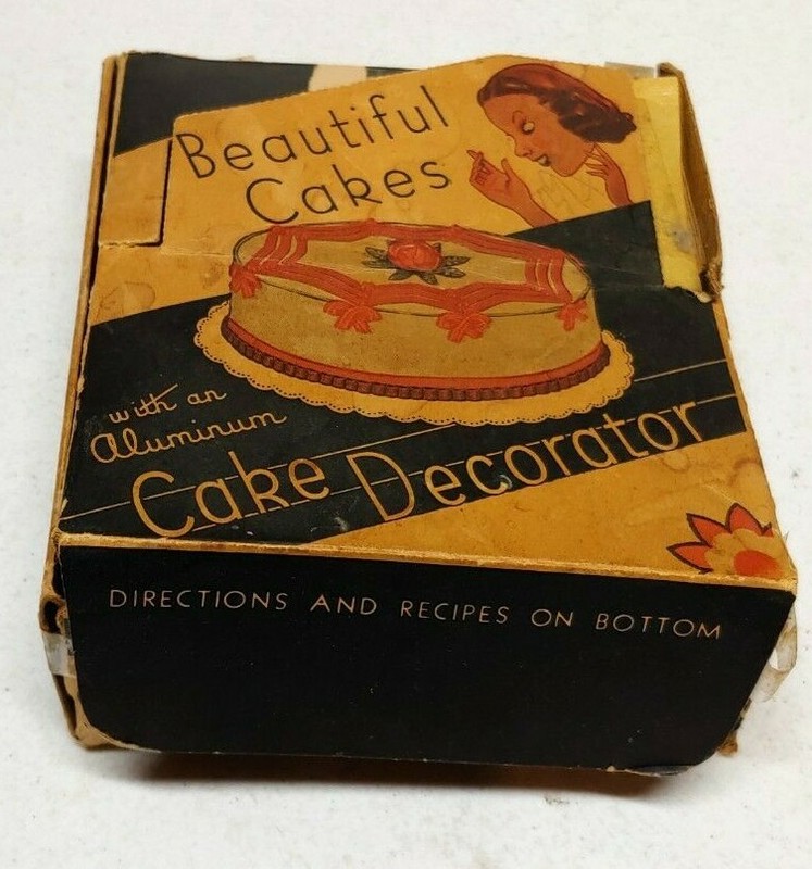 Vintage Beautiful Cakes Aluminum Cake Decorator 6 Tips in Original Box Decorate