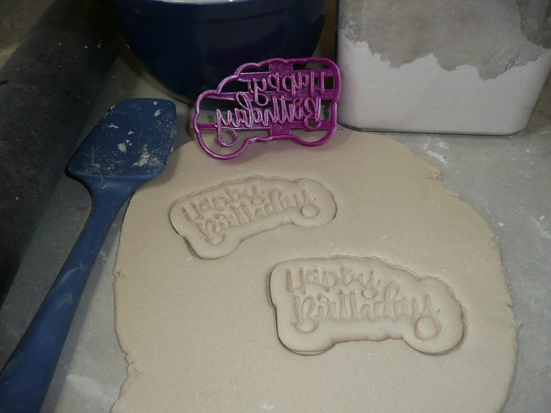 HAPPY BIRTHDAY PARTY THEME CUPCAKE CAKE CANDLE HAT BALL COOKIE CUTTER USA PR1363 gallery