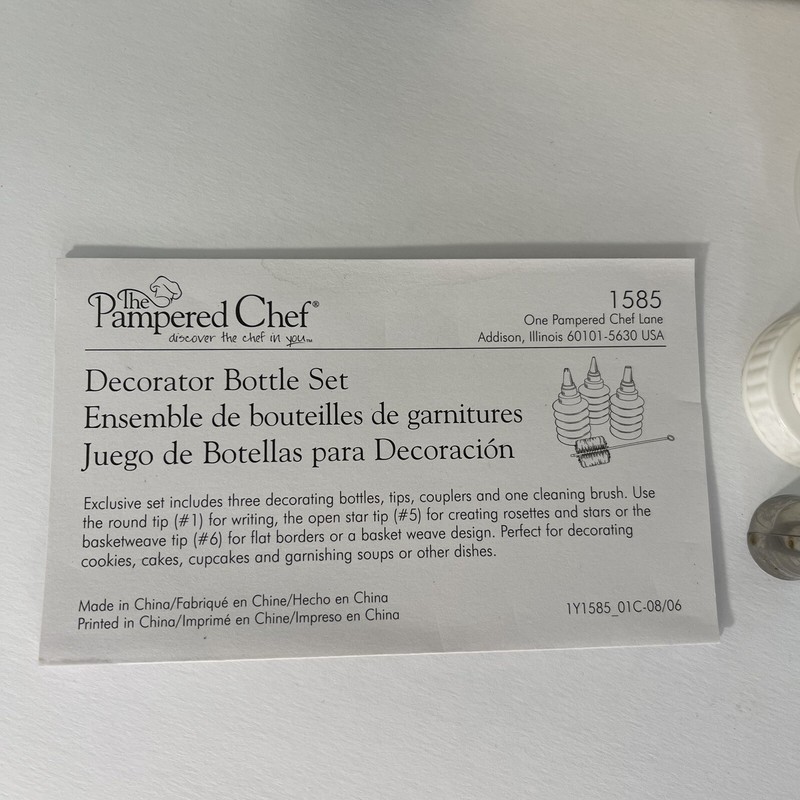 Pampered Chef Decorator Bottle Set EUC Cookies Cake Christmas Holidays Fun Bake gallery