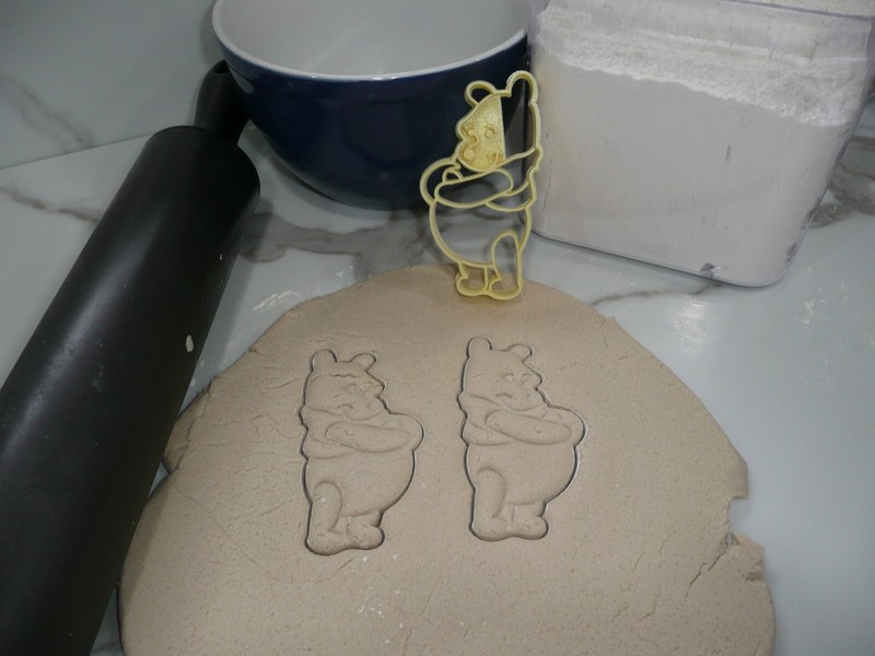 MOMMY TO BEE POOH THEME BABY SHOWER SET OF 3 COOKIE CUTTERS USA PR1960 gallery