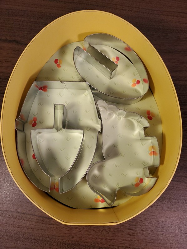 WILLIAM SONOMA 8 PC STAINLESS STEEL HAPPY EASTER COOKIE CUTTERS gallery