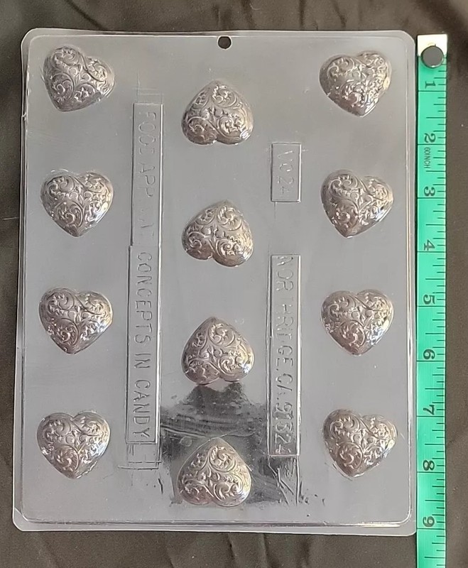 VALENTINES DAY Decorative Swirl Hearts Love Wedding Chocolate Candy Plastic Mold