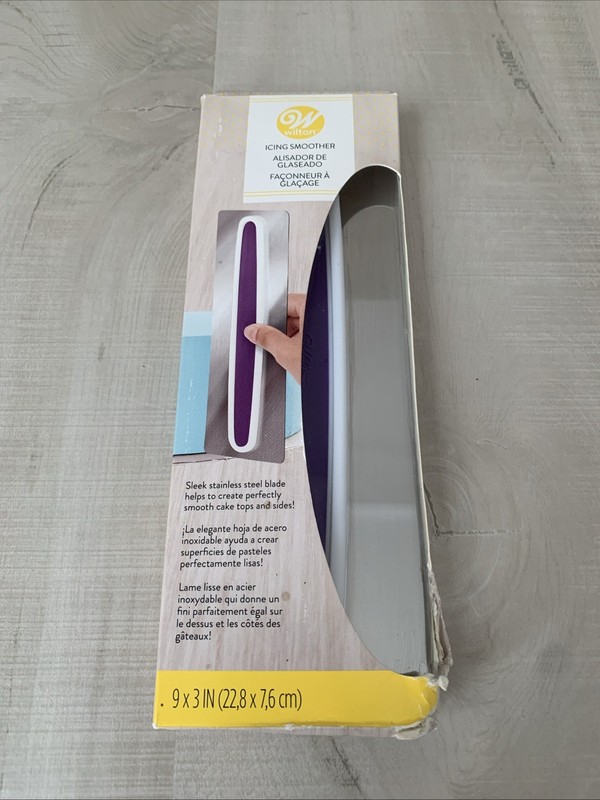 Wilton Cake Icing Smoother 9" x 3" Stainless Steel Easy Grip Decorating Tool