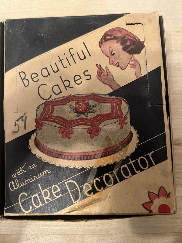 Vintage Beautiful Cakes With Aluminum Cake Decorator With 6 Tips, Original Box