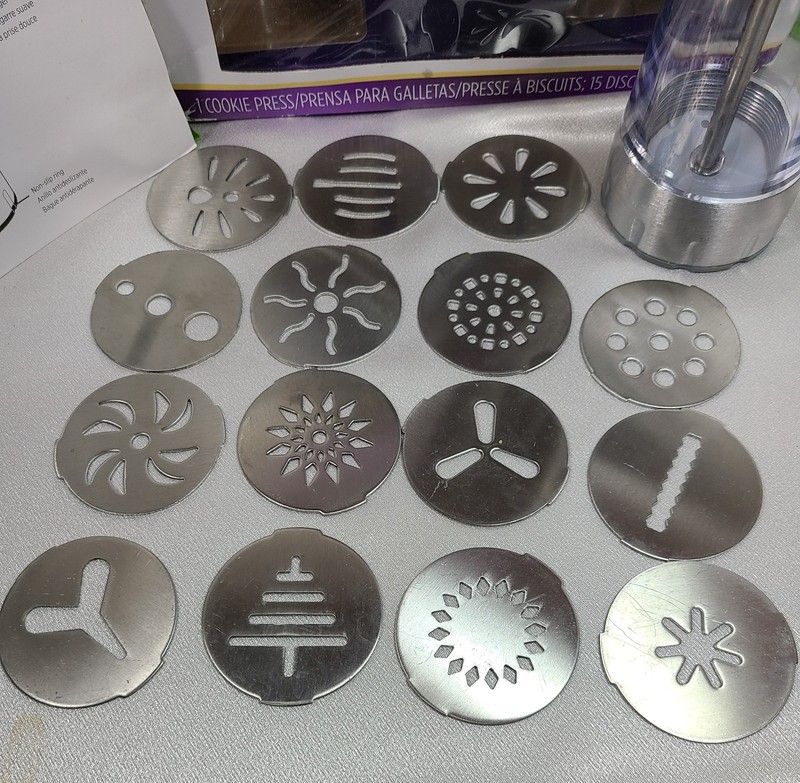 Wilton Preferred Cookie Press 15 Fit Right Metal Discs 1 Cookie Press instruct. gallery