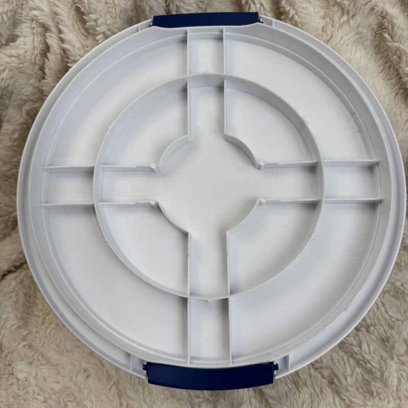 NWOT Sterilite Cake Carrier |Holds 12” Round Cake w/ Lid Cover Blue Handle gallery