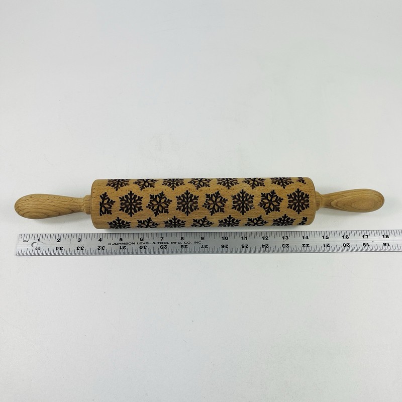 Williams Sonoma Wooden Rolling Pin Embossed Snowflakes Christmas Holiday 17.75" gallery