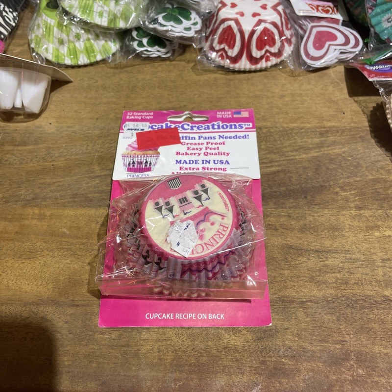 Specialty Cupcake Liners 2000 -/+ Baking Cups holidays events gallery