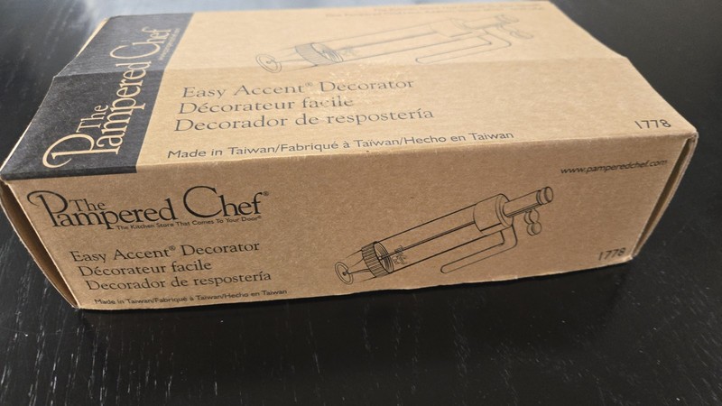 The Pampered Chef Easy Accent Decorator 1778 • Clean, Very Good gallery