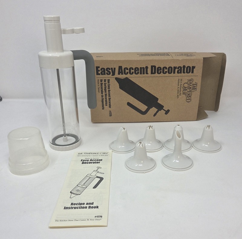 Pampered Chef Easy Accent Decorator – 6 tips – New In Box -#1775