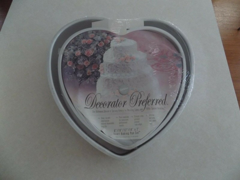 Wilton Cake Pan Set from 606 HEART CAKE PAN SET 4pc Decorator Preferred New set