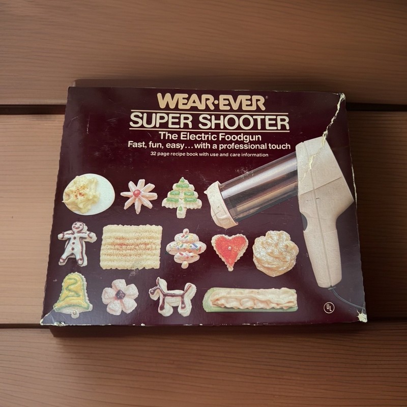 Vintage WearEver Super Shooter Electric Cookie Press Set Model 70123, 12 Discs