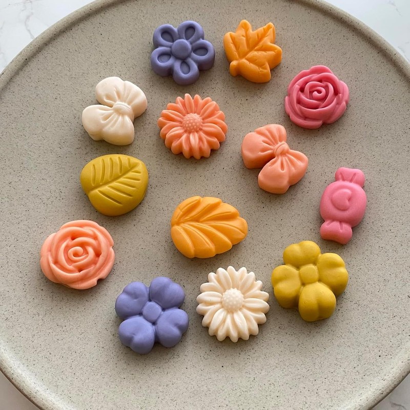 Daisy Chocolate Molds set Daisy Flower Silicone Candy Tray 2 PCS gallery