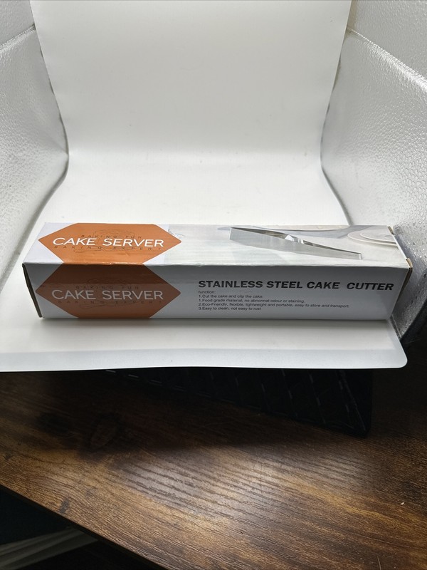 Baking Fun Cake Server Baking Expert Stainless Steel Cake Cutter 9.5″