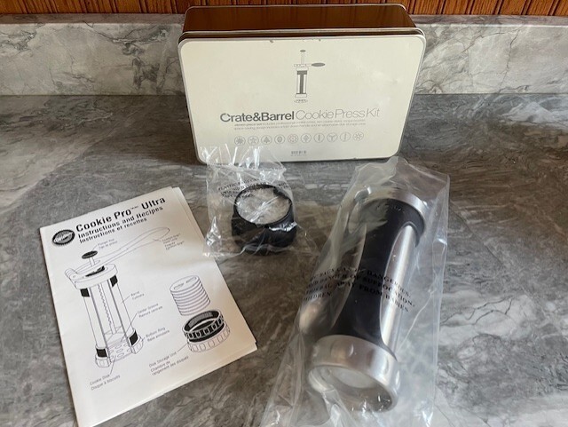 NEW Crate & Barrel Wilton Cookie Pro Press Kit - Ten Decorative Design Disks gallery