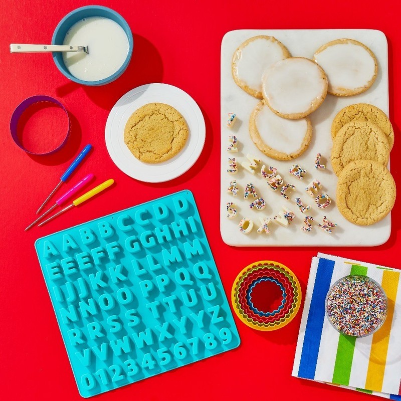 5-Piece Multicolor Round Plastic Cookie Cutter Set, Double-Sided for Baking gallery