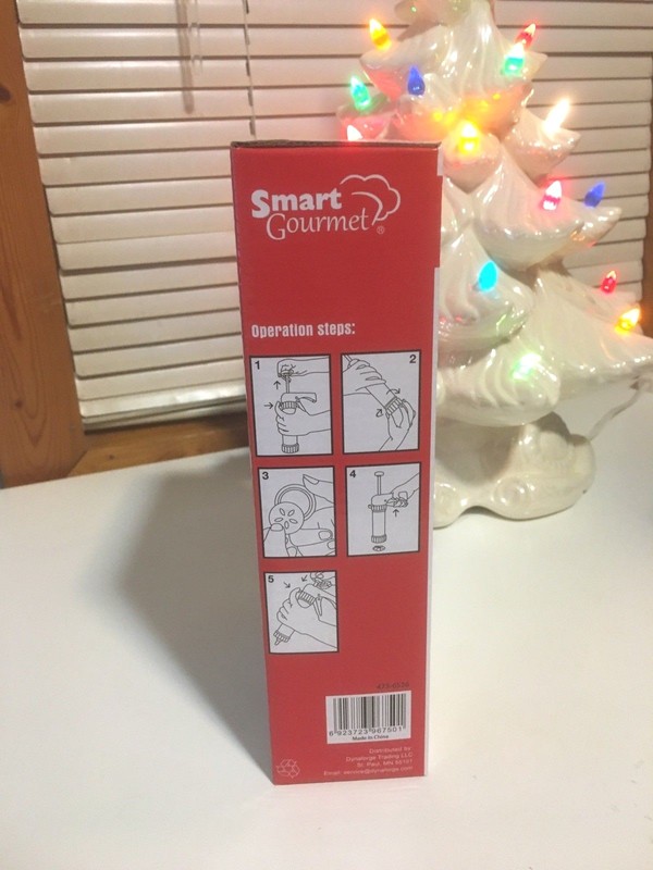 NIB Cookie Press and Cake Decorating Kit Molds Nozzles Smart Gourmet gallery