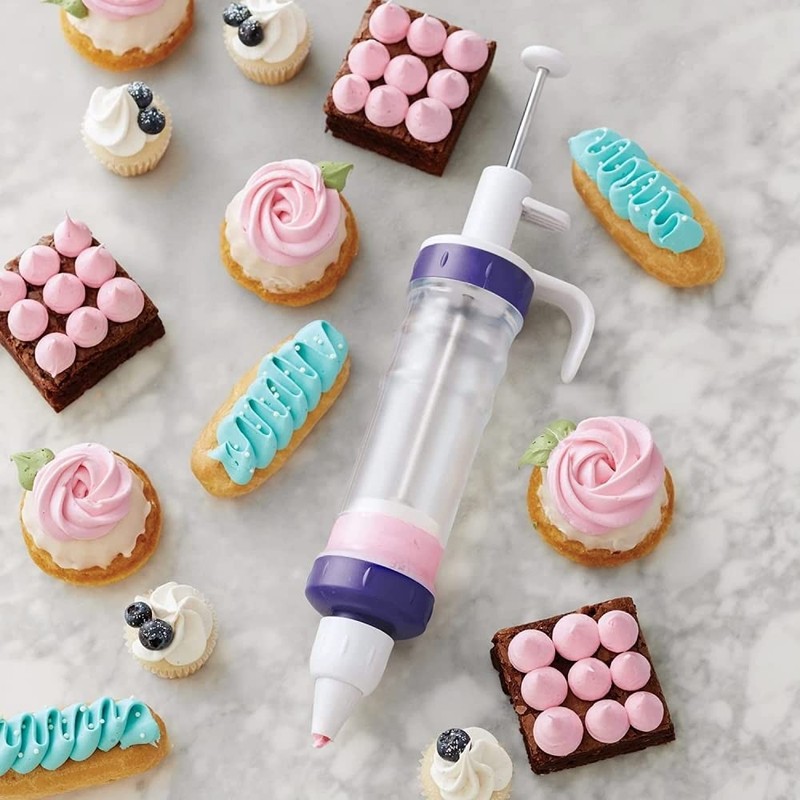 Wilton Dessert - Kit - A Plunger-Style Tool 2 Couplers 1 gallery
