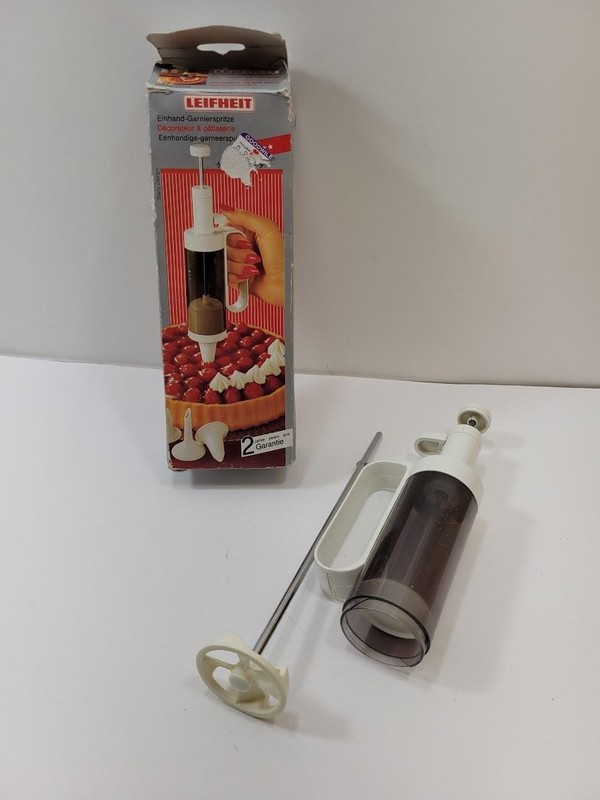 Leifheit Einhand-Garnierspritze One Hand Pastry Decorator Icing Tool Boxed gallery