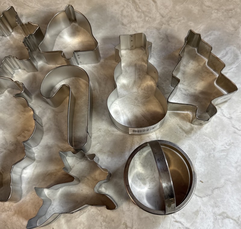 Set of 12 Metal Christmas Cookie Cutters Variety Holiday Baking Parties gallery