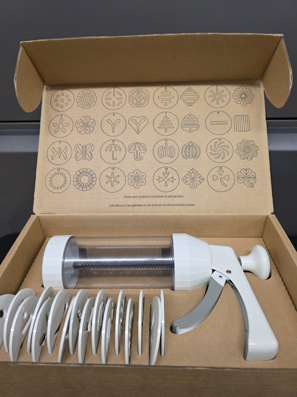 Pampered Chef Cookie Press #1525 Complete w/ 16 Discs Original Box - New gallery