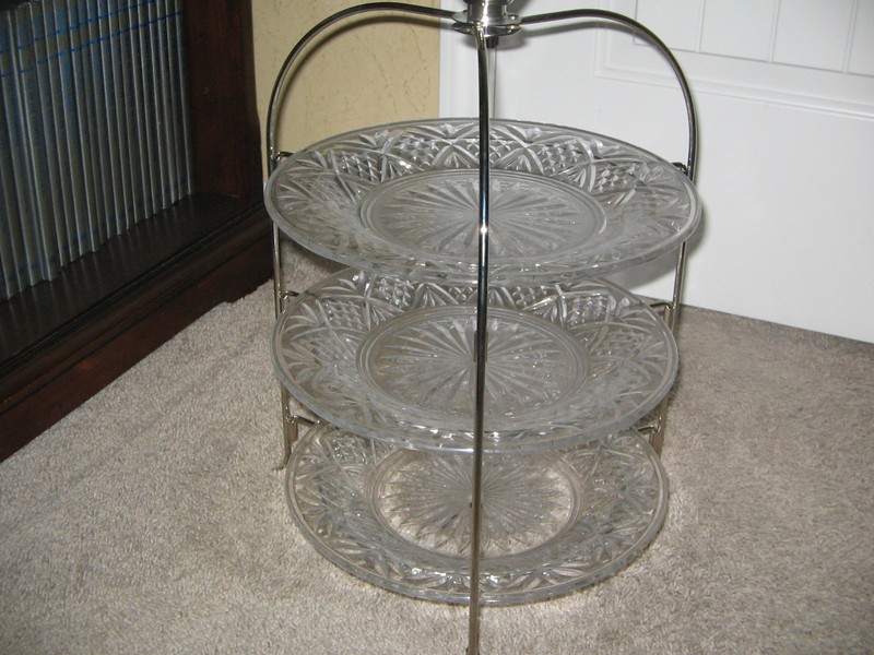 Dublin Crystal Round 3 Tier Serving Stand