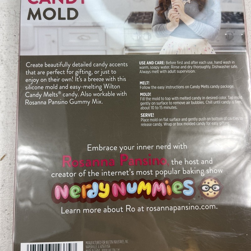 Rosanna Pansino Nerdy Nummies HEARTS Silicone Candy Mold 12-Cavities by Wilton gallery