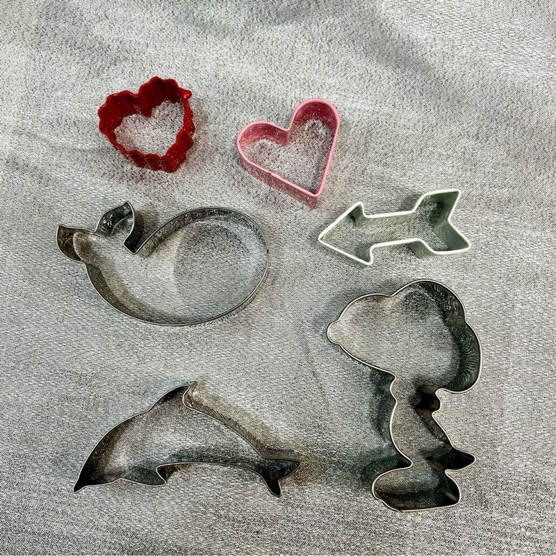 Cookie Cutter Sets 20 pieces - Holiday, Spring Flowers, Safari, Ocean and Snoopy gallery
