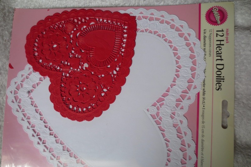 Wilton Multi Pack 12 Heart Doilies Valentines White Red gallery