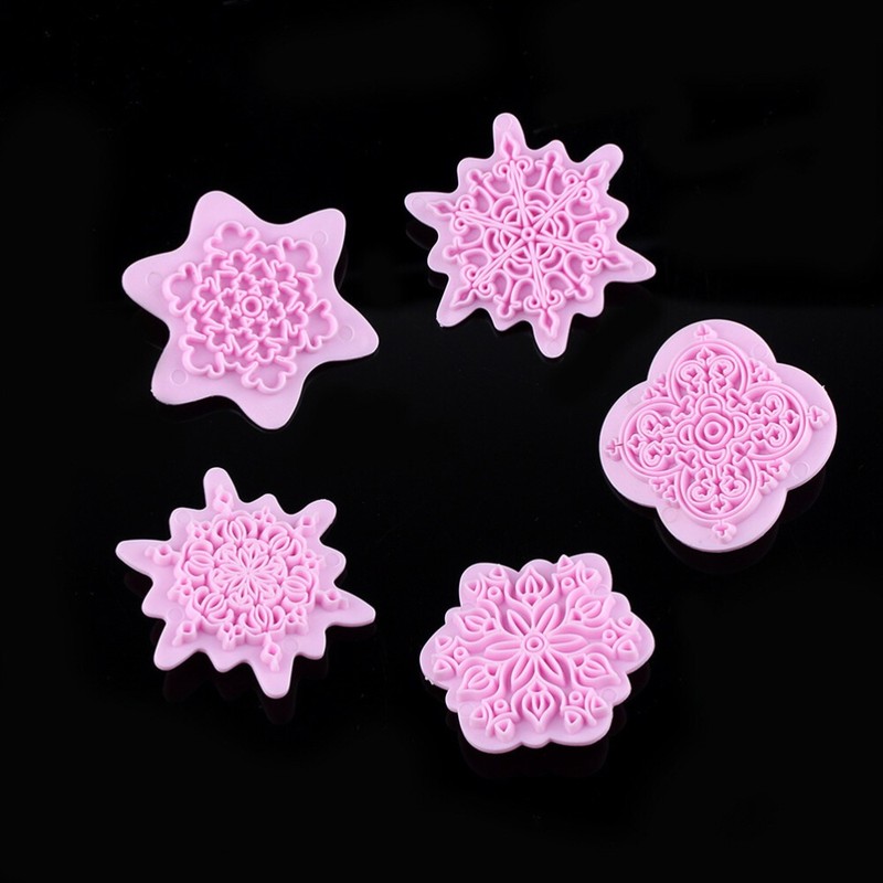 5 Pcs Snowflake Cookie Cutter Plastic Christmas Ice Cube Mould Crayon Piece Set gallery