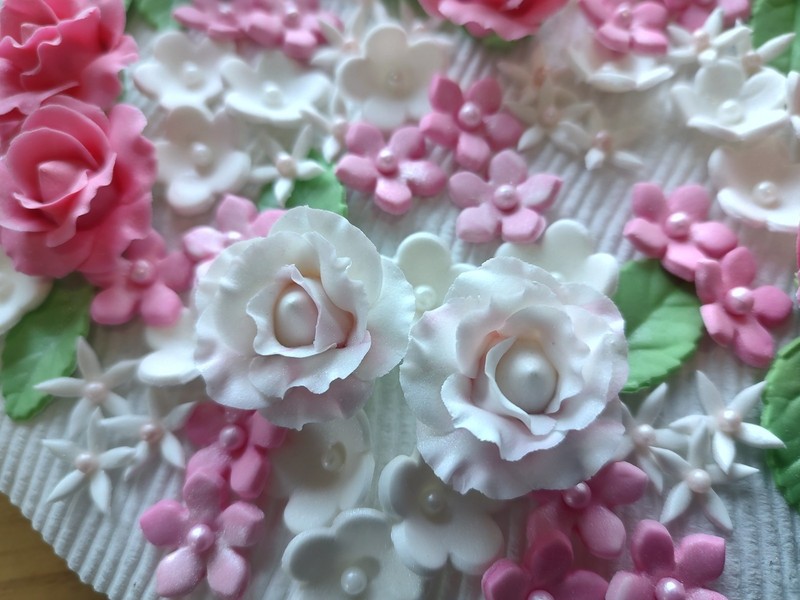 GUM PASTE ROSE ASSORTMENT CAKE DECORATING KIT: Decorate Your Own Cake/Cupcakes!! gallery