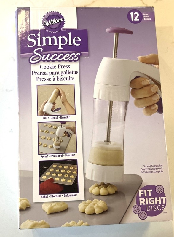 Wilton Simple Success Cookie Press 12 Piece Fit Right Disks NEW Spritz biscuits
