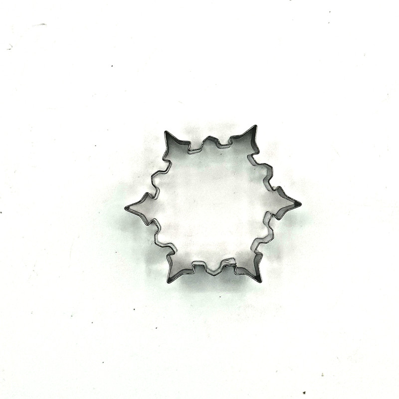Williams Sonoma Snowflake Cookie Cutters Set of 5 Nested w Holiday Tin gallery