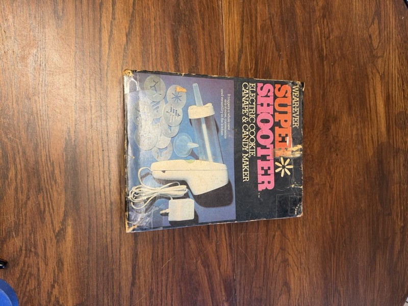 Vintage Wear-Ever Super Shooter 70001 Electric Cookie Candy Maker w/Box - Tested gallery