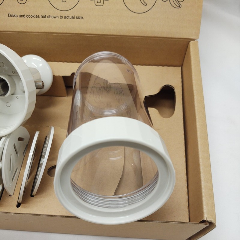 The Pampered Chef Cookie Press 16 Discs 1525 Instruction/ Recipe Book gallery