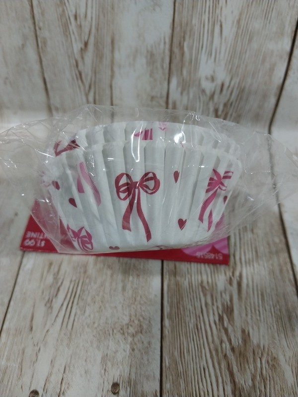New 50 Ribbon Bow Cupcake Liners Baking Cups Party Valentine's Love Heart Cupid gallery