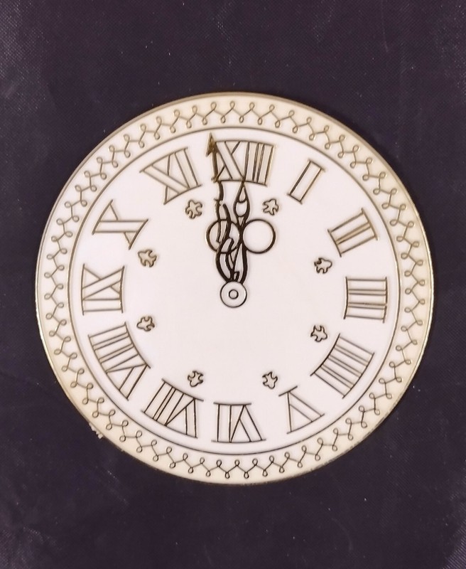 Wilton New Year’s Eve clock cake topper