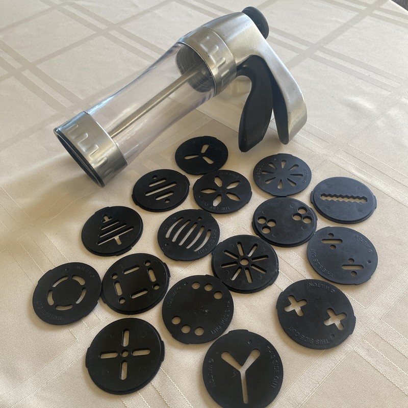 Wilton Cookie Press Pro Ultra II With 16 Shaping Disks